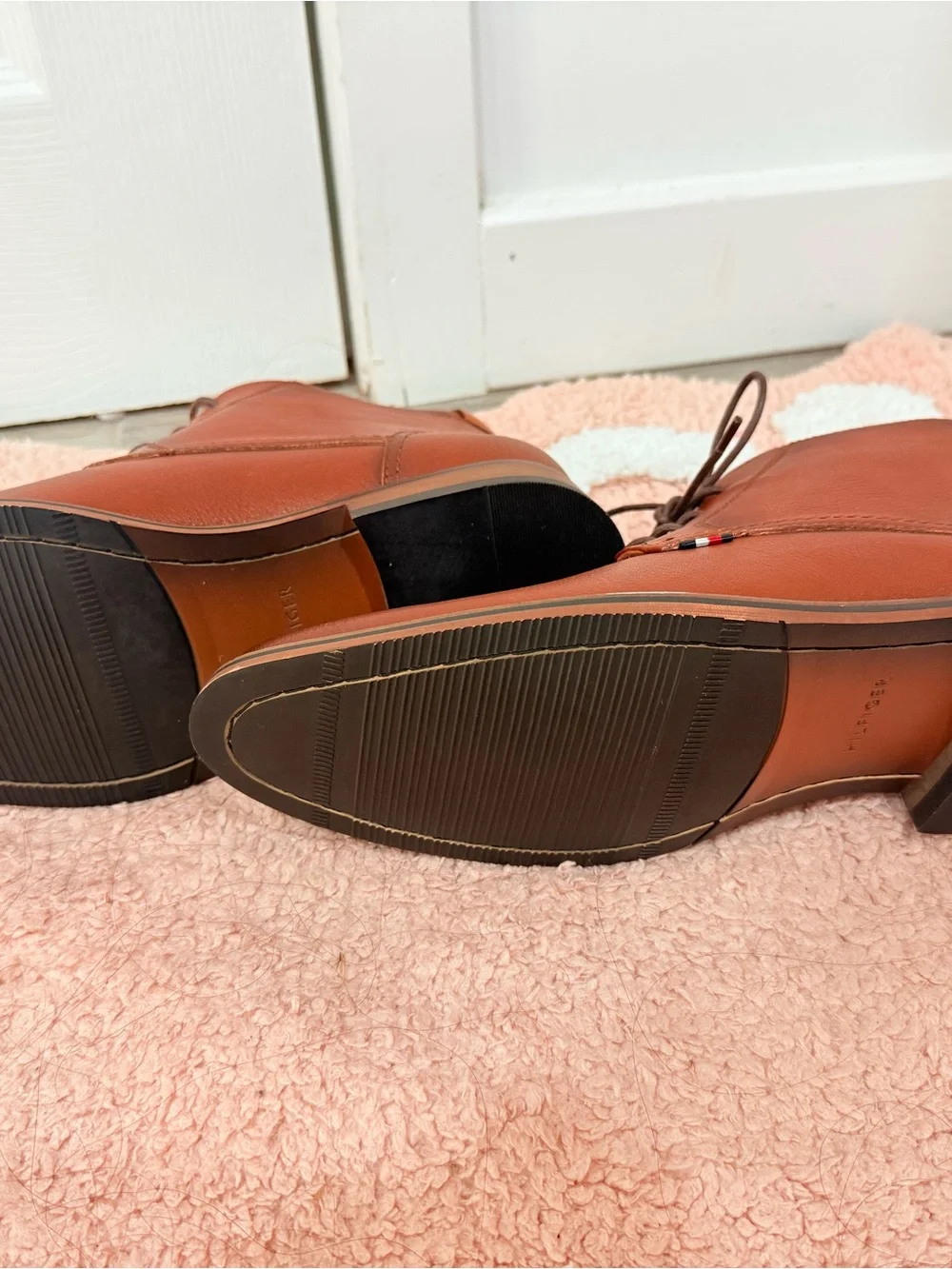 Tommy Hilfiger Men's Leather Chukka Boots in Cognac Brown